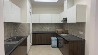 Kitchen Image of 2385 Sq.ft 4 BHK Apartment / Flat for sale in Wave Veridia, Wave City Ghaziabad for Rs. 29500000