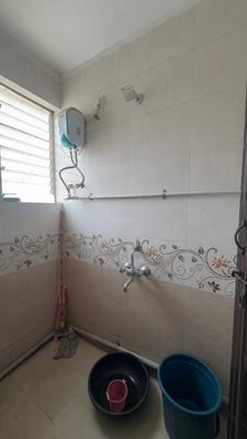 Bathroom Image of 700 Sq.ft 1 BHK Apartment / Flat for rent in Gokhalenagar Pune for Rs. 21000