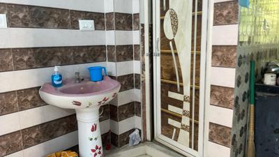 Bathroom Image of 500 Sq.ft 1 BHK Apartment / Flat for rent in Keshtopur Kolkata for Rs. 10500