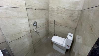 Bathroom Image of 1500 Sq.ft 1 RK Independent House for rent in L I G Colony Indore for Rs. 14000
