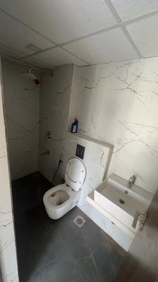Bathroom Image of 550 Sq.ft 1 BHK Apartment / Flat for rent in Sahyog Oshi, Jogeshwari West Mumbai for Rs. 45000