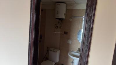 Image of 1000 Sq.ft 2 BHK Apartment / Flat for rent in Amrapali Silicon City, Sector 76, Noida for Rs. 29000