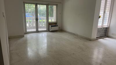 Living Room Image of 1400 Sq.ft 2 BHK Apartment / Flat for sale in DLF Richmond Park, Sector 43 Gurgaon for Rs. 33000000