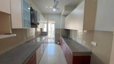 Kitchen Image of 1500 Sq.ft 3 BHK Apartment / Flat for rent in Emaar Palm Gardens, Sector 83 Gurgaon for Rs. 45000