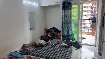 Bedroom Image of 945 Sq.ft 2 BHK Apartment / Flat for rent in Gaurs Siddhartham, Siddharth Vihar Ghaziabad for Rs. 22000