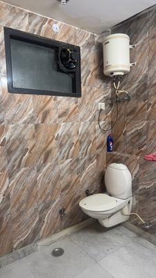 Bathroom Image of 614 Sq.ft 1 BHK Builder Floor for rent in Patel Nagar New Delhi for Rs. 18292