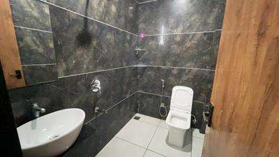 Bathroom Image of 300 Sq.ft 1 RK Builder Floor for rent in Scheme No 94C Indore for Rs. 13000