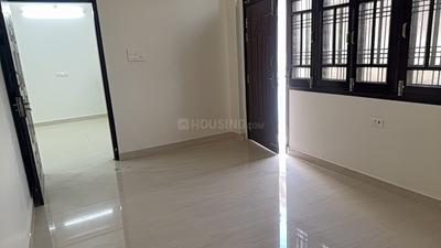 Bedroom Image of 400 Sq.ft 2 BHK Builder Floor for rent in Roberts Lines Lucknow for Rs. 15000