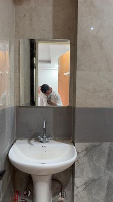 Bathroom Image of 750 Sq.ft 1 RK Builder Floor for rent in Sector 57 Gurgaon for Rs. 22000