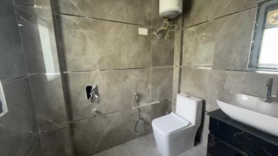 Bathroom Image of 500 Sq.ft 1 RK Builder Floor for rent in Sector 57 Gurgaon for Rs. 23000