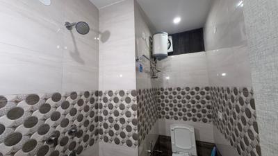 Bathroom Image of 550 Sq.ft 1 BHK Builder Floor for rent in DDA Akshardham Apartments, Sector 19 Dwarka New Delhi for Rs. 20000