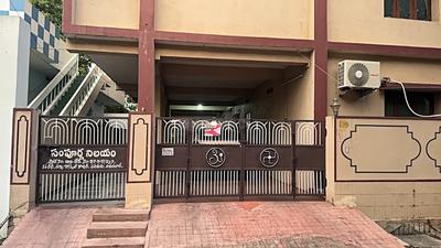 Building Image of 6500 Sq.ft 10 BHK Independent House for sale in Benz Circle Vijayawada for Rs. 35000000