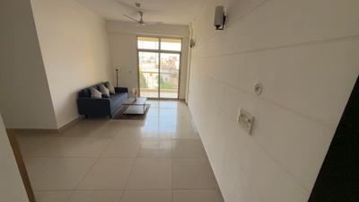 Living Room Image of 1350 Sq.ft 3 BHK Apartment / Flat for sale in Mahagun Mascot, Crossings Republik Ghaziabad for Rs. 12000000