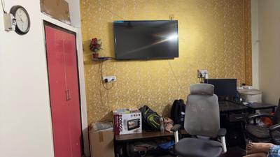 Bedroom Image of 650 Sq.ft 2 BHK Builder Floor for sale in Ramesh Nagar New Delhi for Rs. 5900000