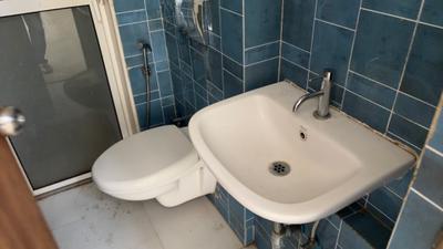 Bathroom Image of 616 Sq.ft 1 BHK Apartment / Flat for sale in Lodha Amara, Kolshet Thane for Rs. 7600000