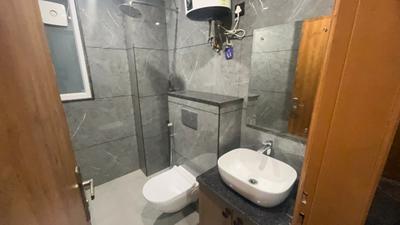 Bathroom Image of 580 Sq.ft 1 RK Builder Floor for rent in Unitech Residency Greens, Sector 46 Gurgaon for Rs. 24000