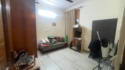 Bedroom Image of 1800 Sq.ft 3 BHK Builder Floor for sale in Paschim Vihar New Delhi for Rs. 21500000