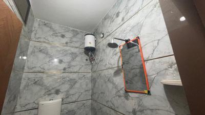 Bathroom Image of 750 Sq.ft 1 BHK Apartment / Flat for rent in Bulandshahr Indore for Rs. 20500