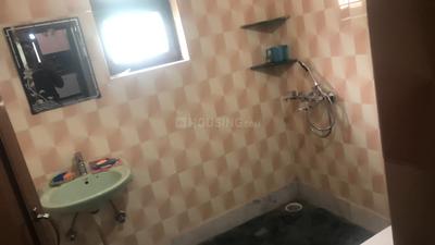 Bathroom Image of 2200 Sq.ft 2 BHK Builder Floor for rent in Sector 10A Gurgaon for Rs. 29000