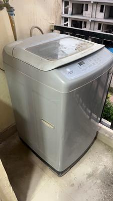 Bathroom Image of 270 Sq.ft 1 RK Apartment / Flat for rent in Emaar Emerald Floors Premier, Sector 65 Gurgaon for Rs. 14500