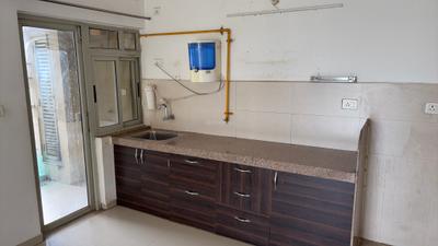 Kitchen Image of 1350 Sq.ft 2.5 BHK Apartment / Flat for rent in Adani The Meadows, Shantigram Ahmedabad for Rs. 28000