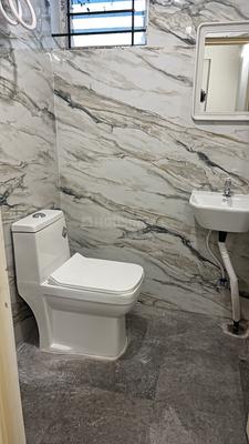 Bathroom Image of 799 Sq.ft 1 BHK Apartment / Flat for rent in Bommanahalli Bengaluru for Rs. 25899