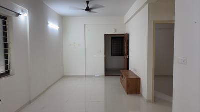 Living Room Image of 900 Sq.ft 2 BHK Apartment / Flat for rent in DS Synergy, Agrahara Layout Bengaluru for Rs. 28000