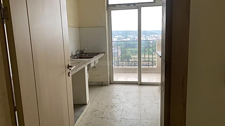 DLF Express Greens Main Image 1