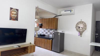 Living Room Image of 740 Sq.ft 2 BHK Apartment / Flat for rent in Signature Global Andour Heights, Sector 71 Gurgaon for Rs. 34000