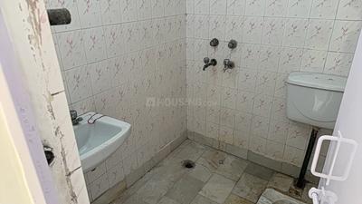 Image of 1800 Sq.ft 3 BHK Apartment / Flat for rent in Balaji CGHS, Sector 3 Dwarka, New Delhi for Rs. 40000