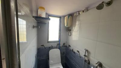 Bathroom Image of 225 Sq.ft 1 RK Apartment / Flat for rent in Powai Mumbai for Rs. 26000