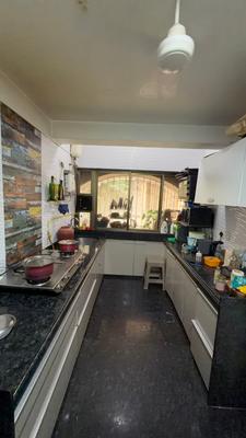 Kitchen Image of 1050 Sq.ft 3 BHK Apartment / Flat for sale in Santacruz West Mumbai for Rs. 60000000