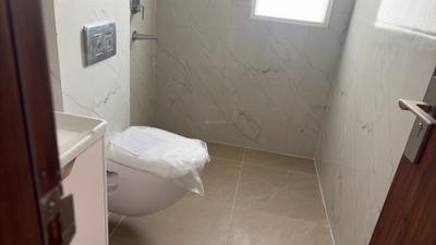 Express Zenith Tower A Bathroom Three 4