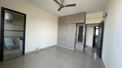 Bedroom Image of 1170 Sq.ft 3 BHK Apartment / Flat for sale in Unitech Uniworld Gardens 2, Sector 47 Gurgaon for Rs. 19000000