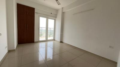 Bedroom Image of 1025 Sq.ft 2 BHK Apartment / Flat for rent in Gulshan Botnia, Sector 144 Noida for Rs. 33000