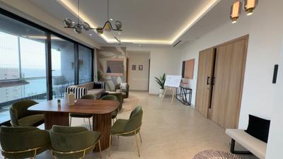 Living Room Image of 1750 Sq.ft 4 BHK Apartment / Flat for sale in Bandra West Mumbai for Rs. 192500000