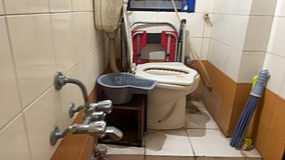 Bathroom Image of 300 Sq.ft 1 RK Apartment / Flat for rent in Ghatkopar East Mumbai for Rs. 30000