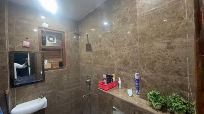 Bathroom Image of 700 Sq.ft 1 BHK Builder Floor for rent in Sector 57 Gurgaon for Rs. 18000