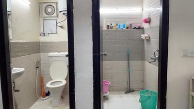 Bathroom Image of 500 Sq.ft 1 BHK Apartment / Flat for sale in Signature Global Grand IVA, Sector 103 Gurgaon for Rs. 4300000