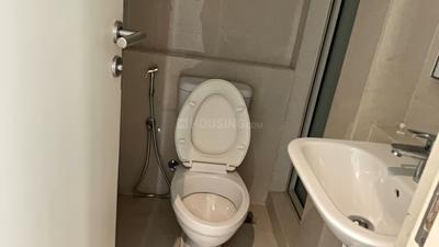 Bathroom Image of 450 Sq.ft 1 BHK Apartment / Flat for rent in Hiranandani Solitaire Studio Apartment, Hiranandani Estate Thane for Rs. 35000