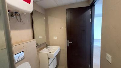 Image of 2105 Sq.ft 3 BHK Apartment / Flat for rent in Supertech Supernova, Sector 94, Noida for Rs. 70000