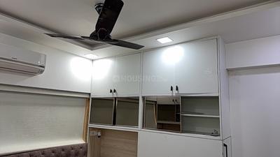 Bedroom Image of 1350 Sq.ft 2.5 BHK Apartment / Flat for rent in Adani The Meadows, Shantigram Ahmedabad for Rs. 38000