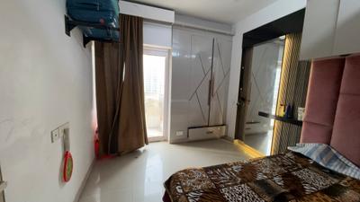 Bedroom Image of 915 Sq.ft 3 BHK Apartment / Flat for rent in Panchsheel Greens, Noida Extension Greater Noida for Rs. 28000