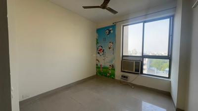 Bedroom Image of 1170 Sq.ft 3 BHK Apartment / Flat for sale in Unitech Uniworld Gardens 2, Sector 47 Gurgaon for Rs. 19000000