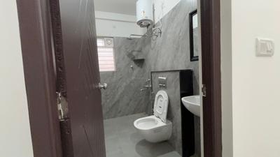 Bathroom Image of 654 Sq.ft 1 BHK Apartment / Flat for rent in K R Puram Bengaluru for Rs. 20000