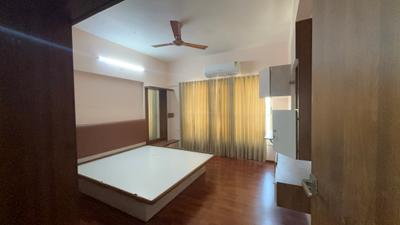 Bedroom Image of 1350 Sq.ft 3 BHK Apartment / Flat for rent in Adani The Meadows, Vaishno Devi Circle Ahmedabad for Rs. 38000