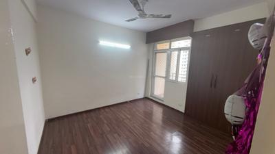 Bedroom Image of 1280 Sq.ft 3 BHK Apartment / Flat for rent in Jaypee Kosmos, Sector 134 Noida for Rs. 32000