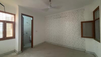 Bedroom Image of 950 Sq.ft 3 BHK Builder Floor for sale in Mahavir Enclave New Delhi for Rs. 8500000