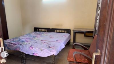 Bedroom Image of 1500 Sq.ft 2 BHK Builder Floor for rent in South Extension I New Delhi for Rs. 45000