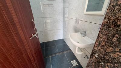 Bathroom Image of 500 Sq.ft 1 BHK Independent House for rent in Mahalakshmi Nagar Indore for Rs. 20000